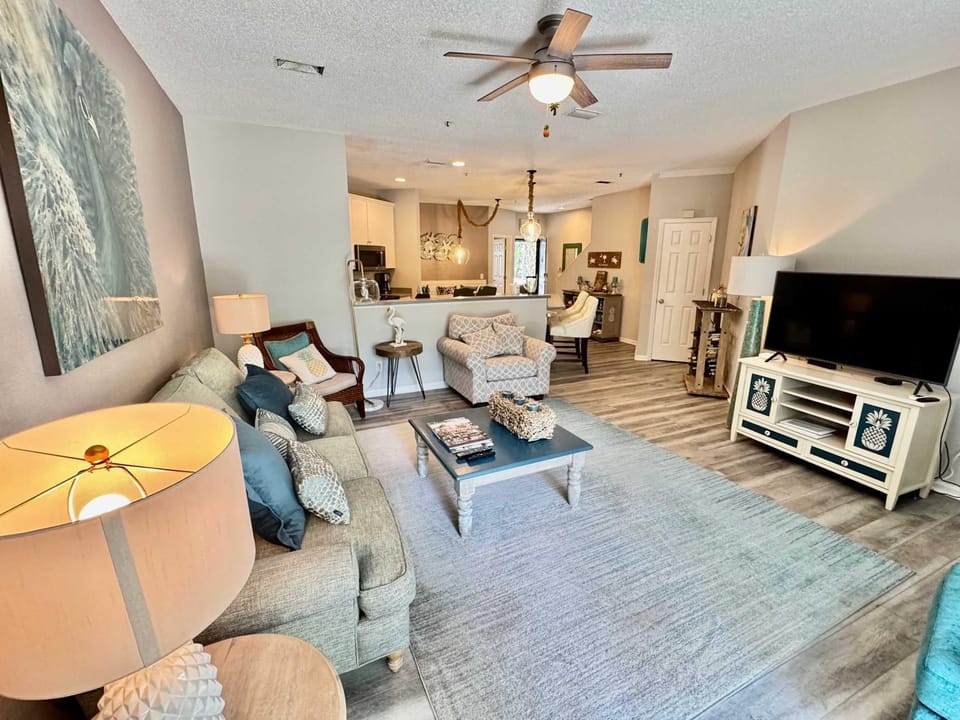 Pineapple Paradise Beach - 3BR 3BA - Pet Friendly House in South Forest Beach
