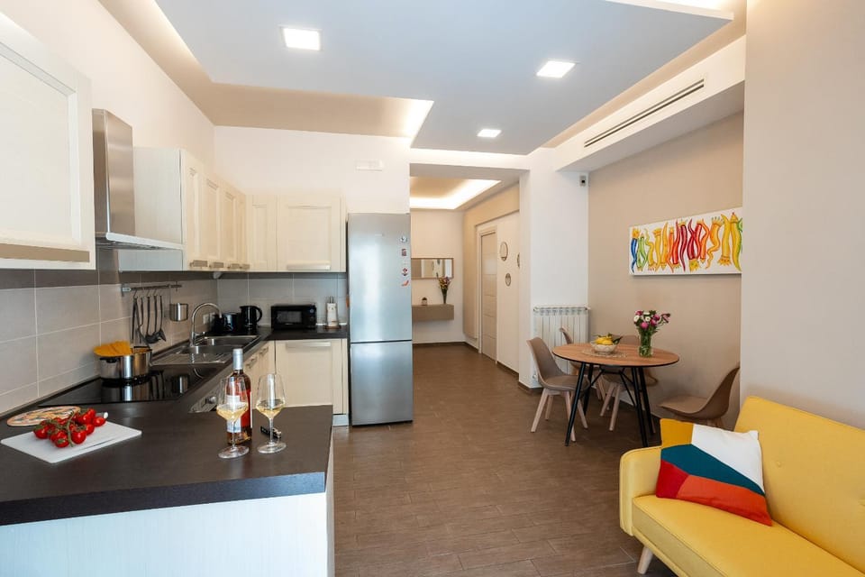 Kitchen or kitchenette, Living room, Dining area, oven, stove