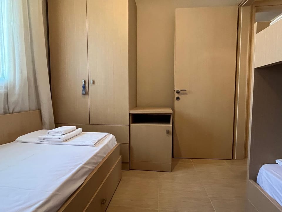 Bed, Photo of the whole room, Bedroom, wardrobe