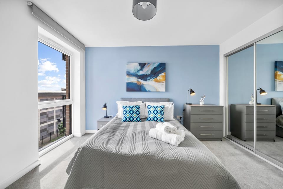 Bed, Seating area, Bedroom, towels