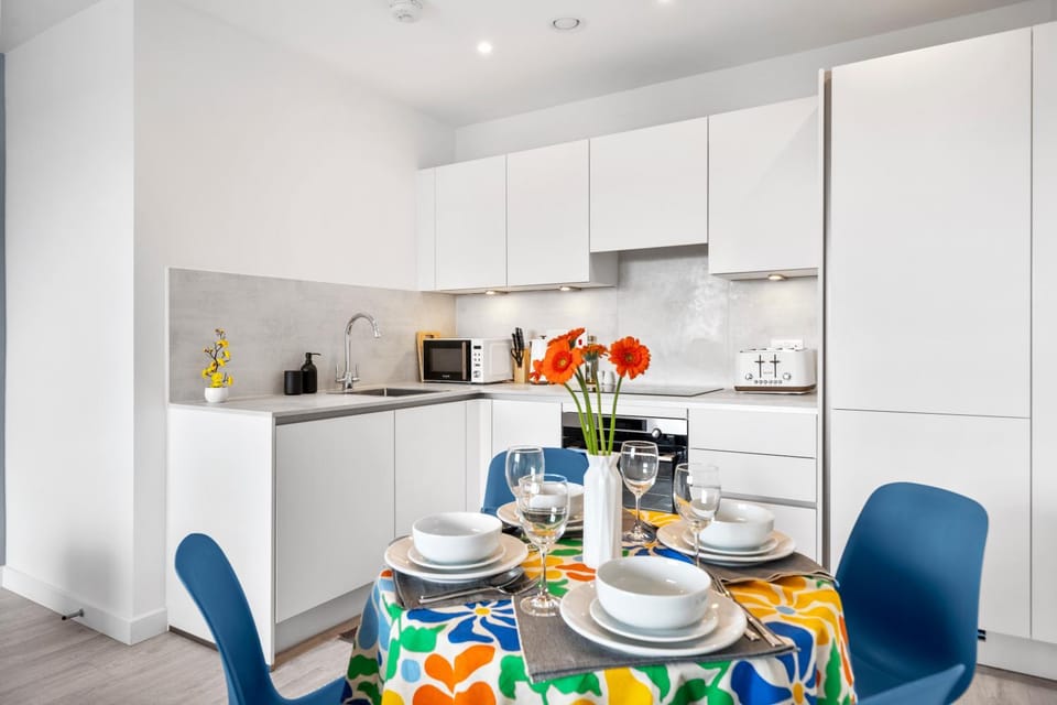 Coffee/tea facilities, Kitchen or kitchenette, Food and drinks, Dining area, Food, minibar, pet friendly, stove, toaster