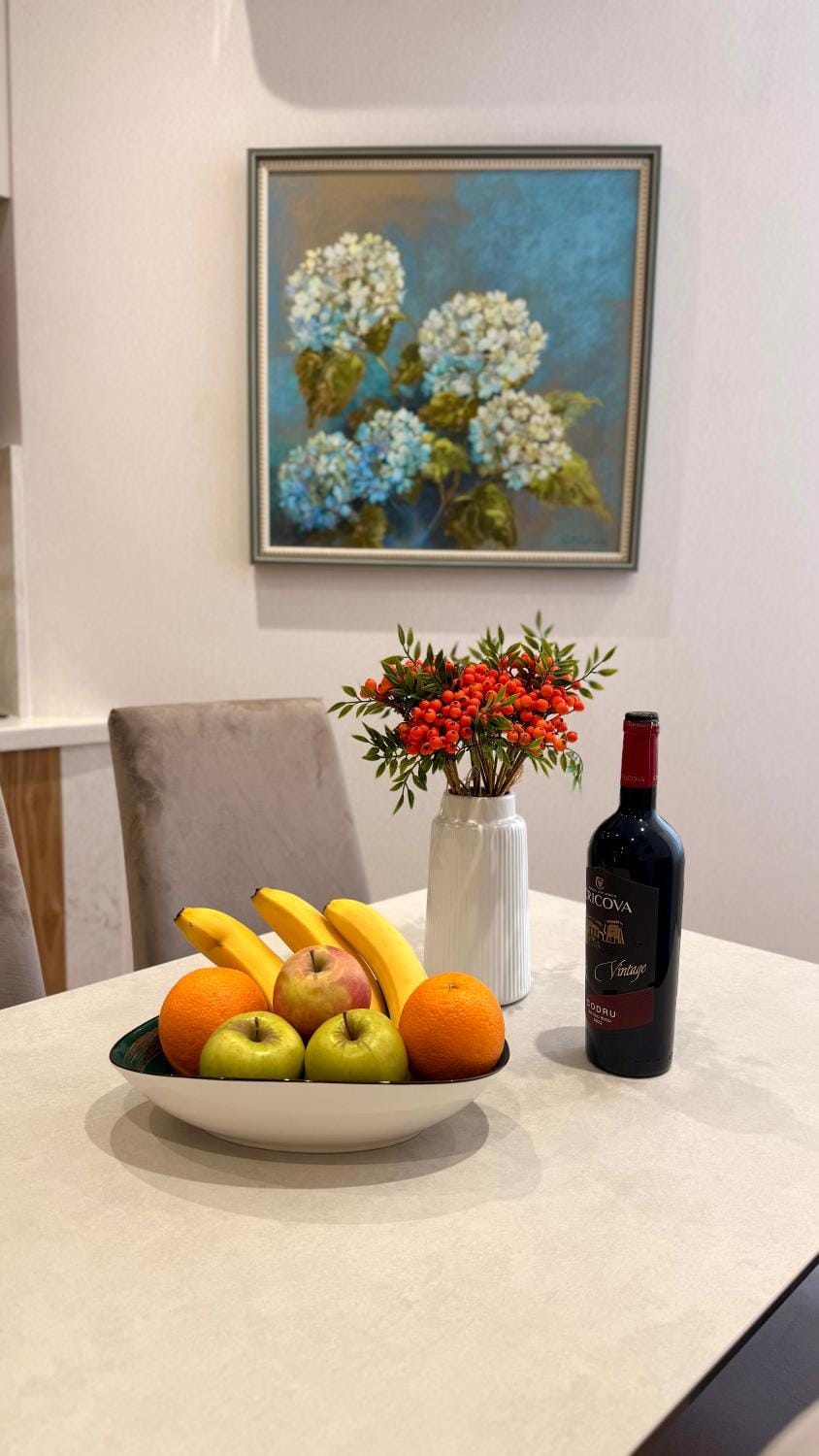 Food and drinks, Decorative detail, Dining area, Food, Drinks