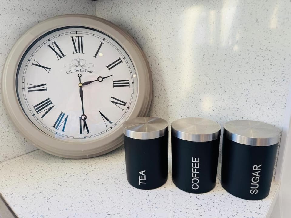 Modern, Tiny Home, Beach Retreat Apartment in Wales