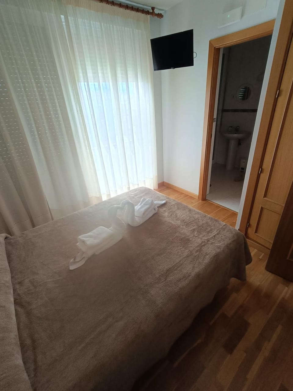 Hostal Alhambra Bed and Breakfast in Community of Madrid