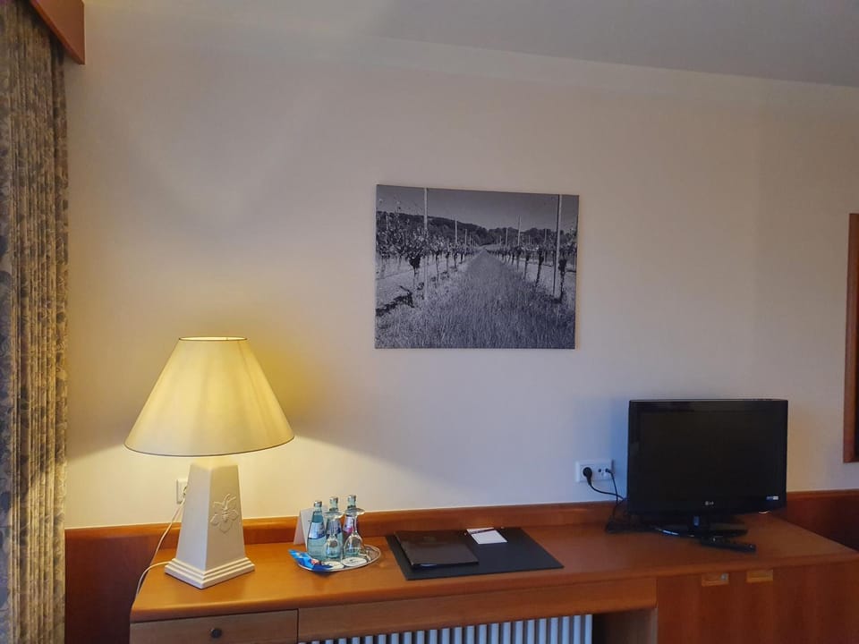 TV and multimedia, Photo of the whole room