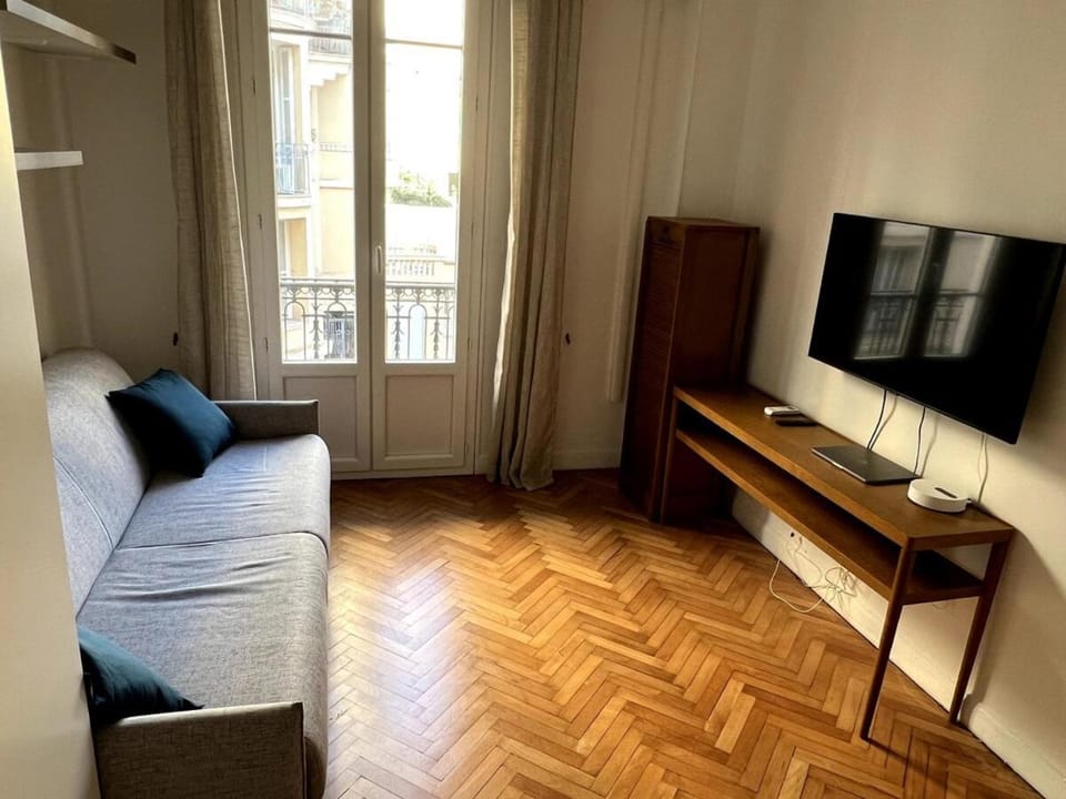 Lumineux appartement dans le quartier des Fleurs Apartment in Nice