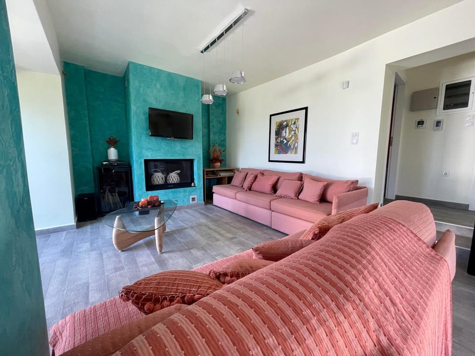 Jolie apartment-Panorama view Bed and Breakfast in East Attica Regional Unit, Greece