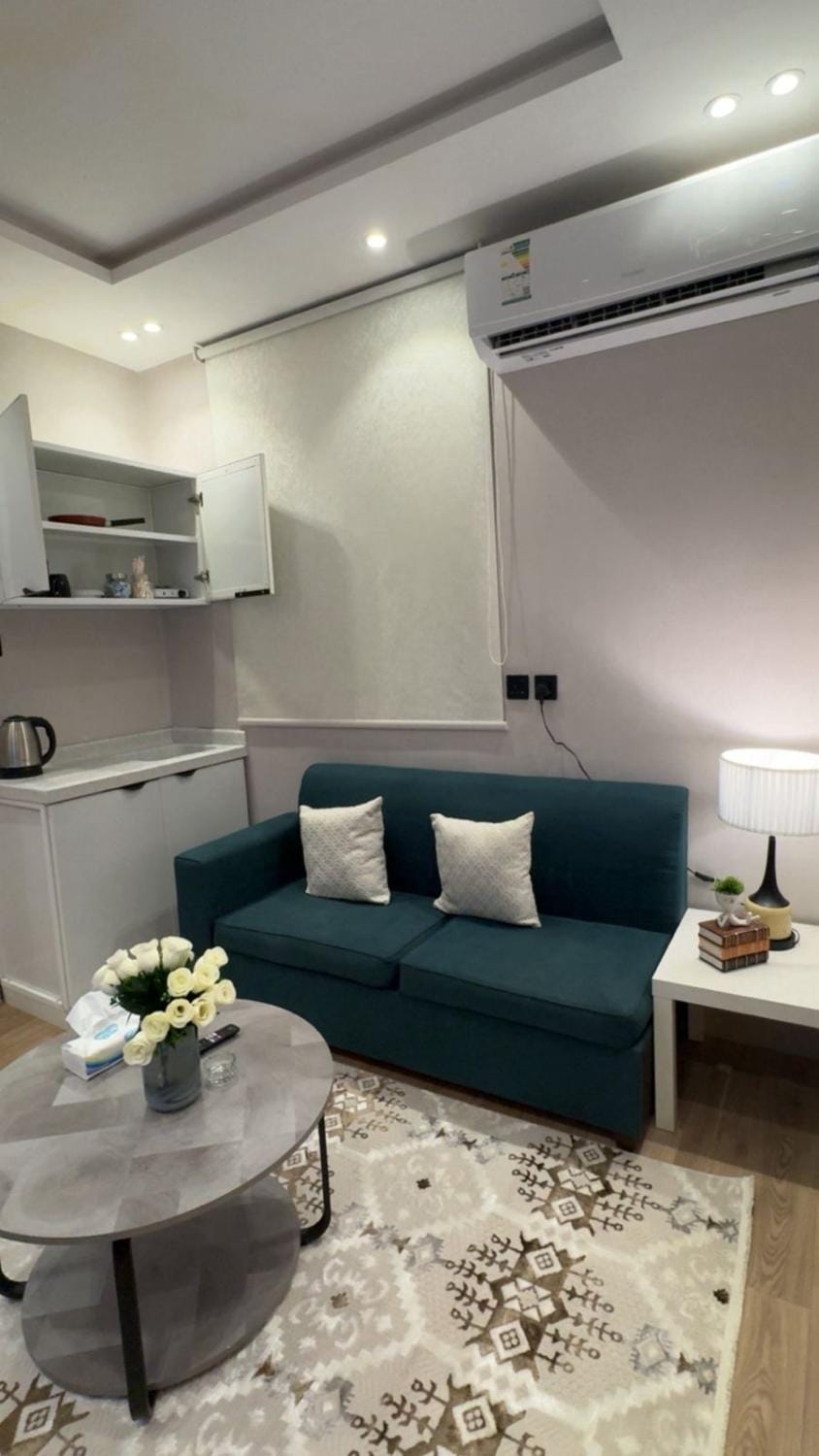 Kitchen or kitchenette, Seating area, Dining area