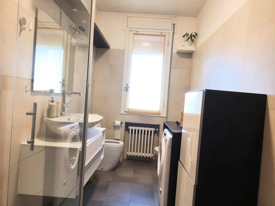 Toilet, Bathroom, internet