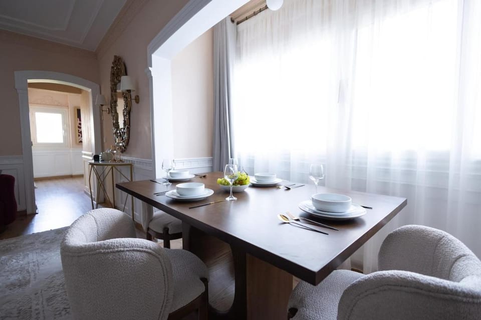 Sunny Designer Zamalek Apt With Nile View Apartment in Cairo