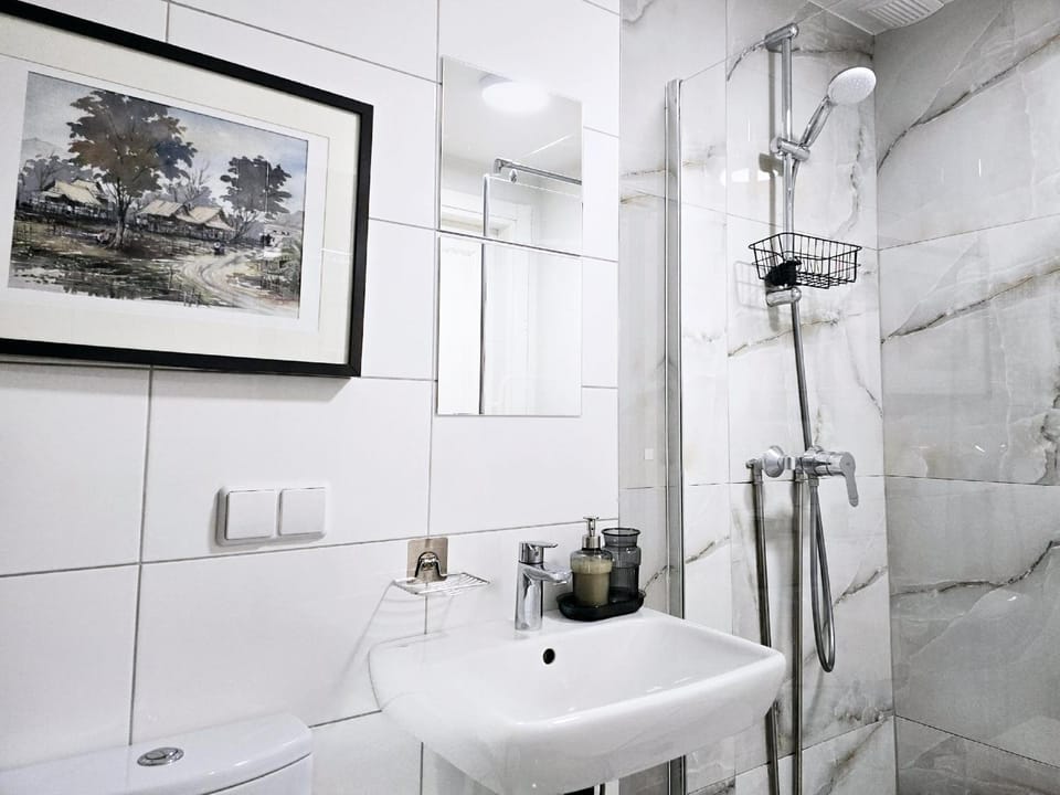 Shower, Bathroom, towels