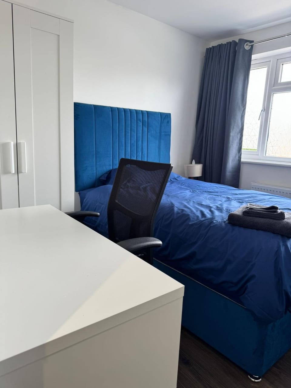 Bed, TV and multimedia, Bedroom, wardrobe