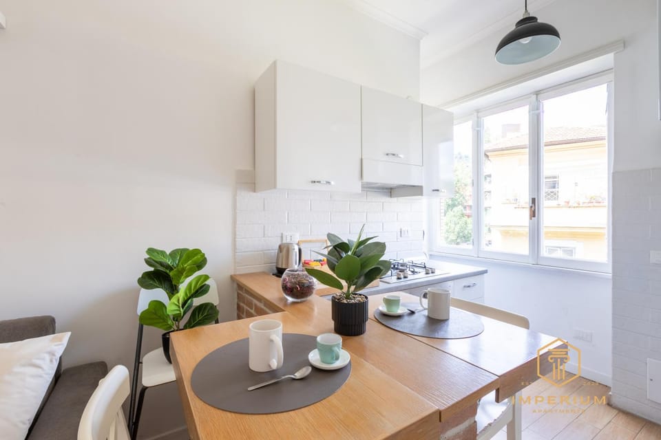 Kitchen or kitchenette, Lounge or bar