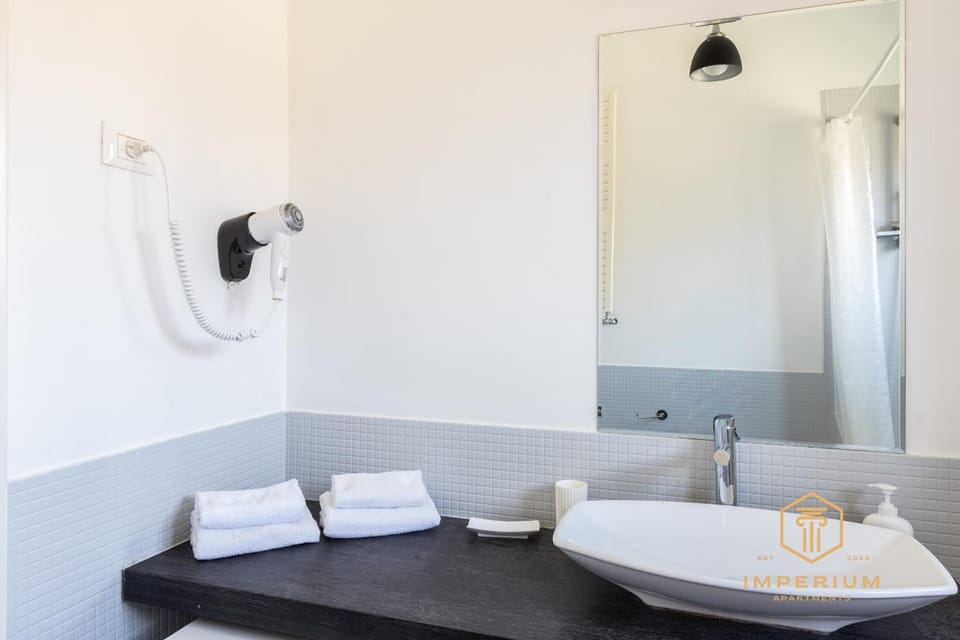 Bathroom, Bath