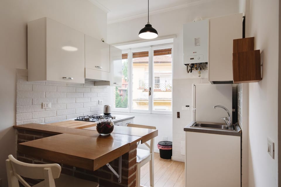 Kitchen or kitchenette, Dining area, stove