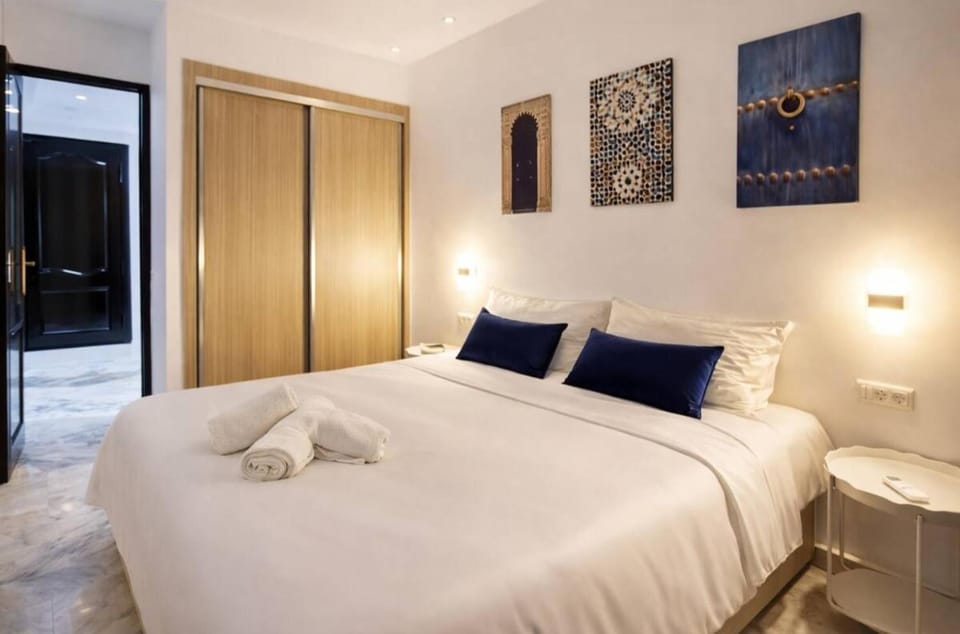 Bed, Photo of the whole room, Bedroom, towels, wardrobe