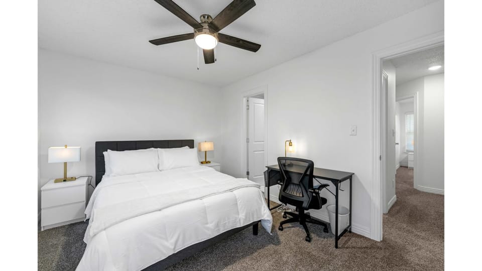 Bed, Photo of the whole room, Bedroom