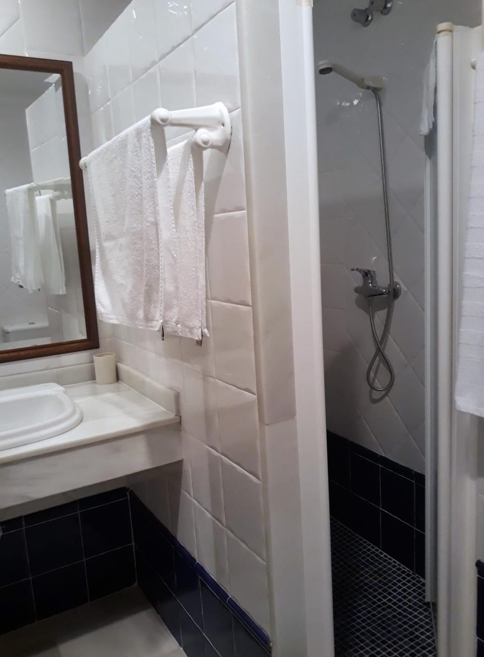 Hostal Artiga Hostel in Valencian Community