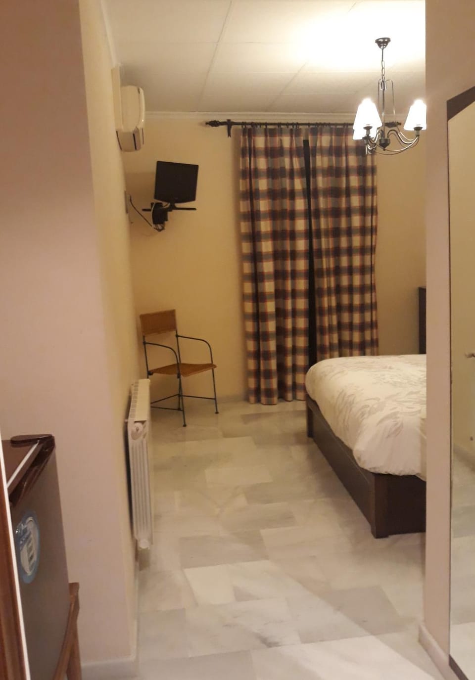 Hostal Artiga Hostel in Valencian Community