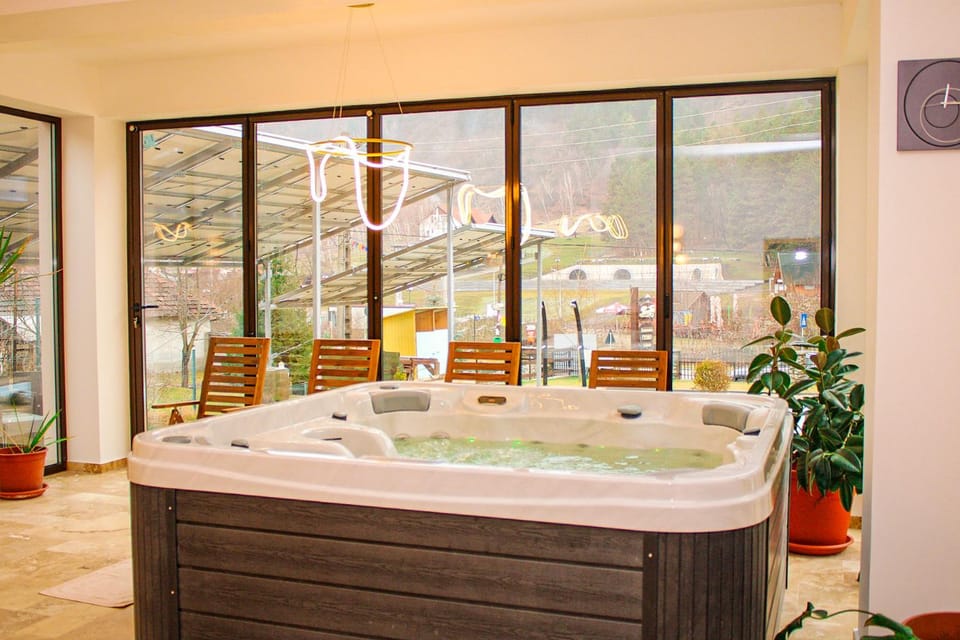 Hot Tub, Spa and wellness centre/facilities