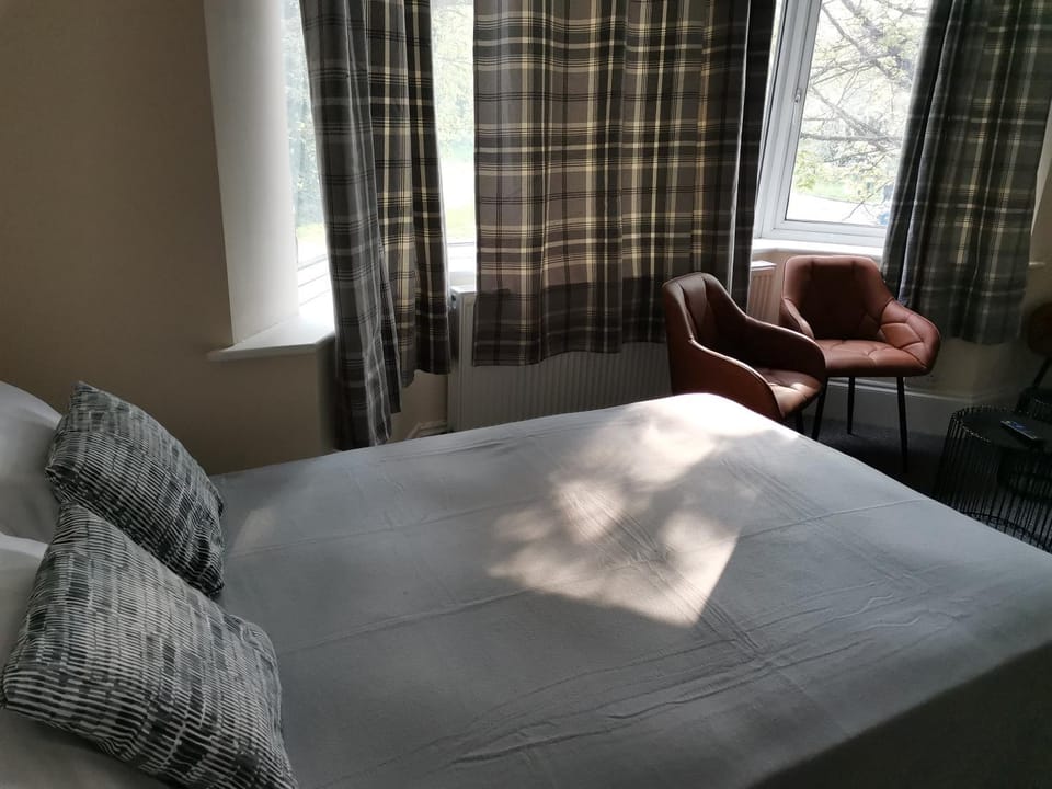 Ax 1 Bed and Breakfast Bed and Breakfast in London Borough of Ealing
