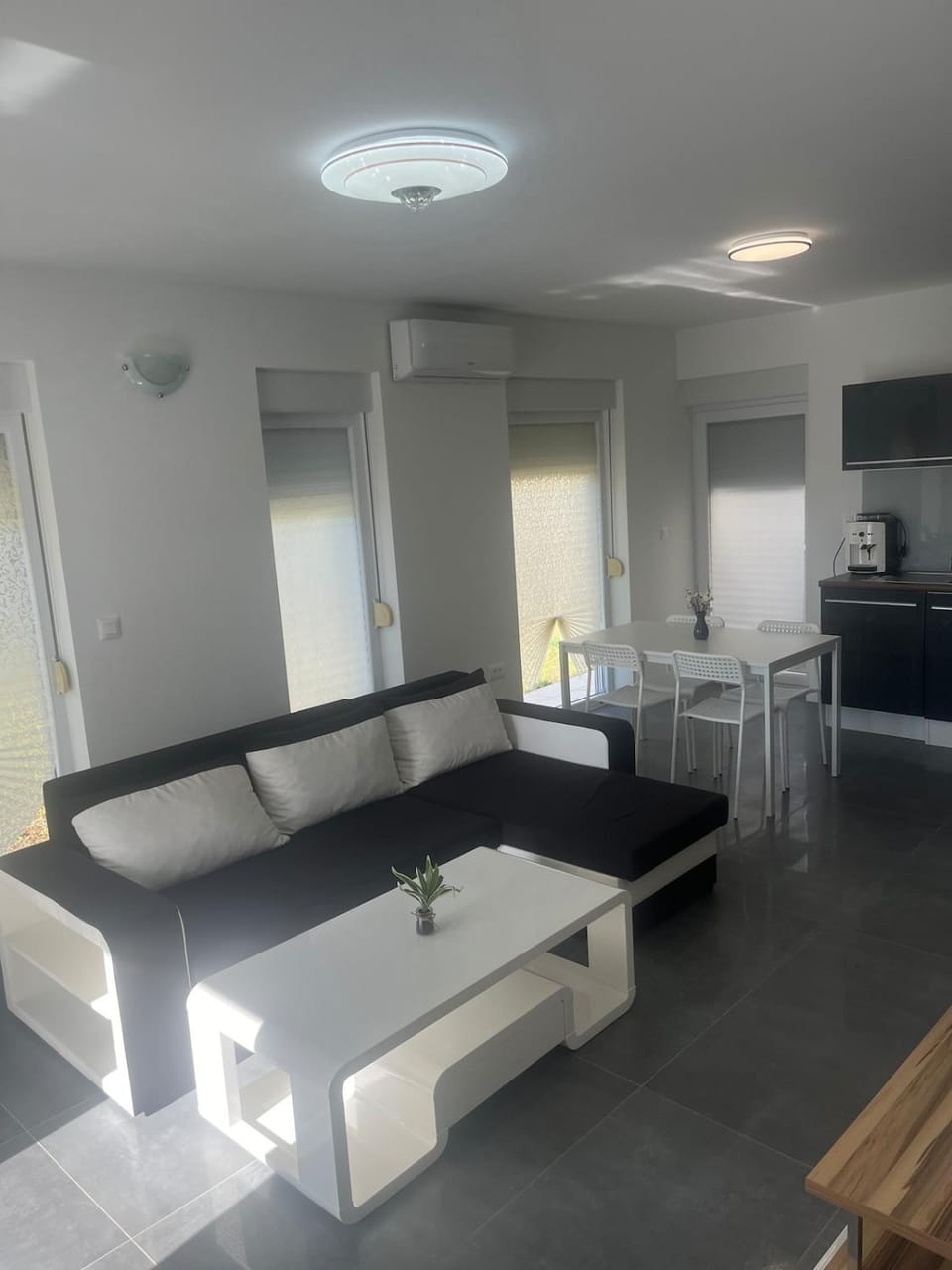 Communal lounge/ TV room, Living room, Seating area