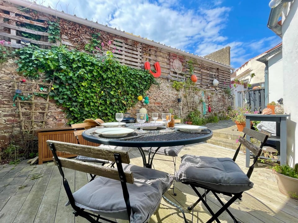 Maison rénovée, loft artiste, Brem Sur Mer, 3 pers, WIFI - FR-1-231-336 House in Pays de la Loire