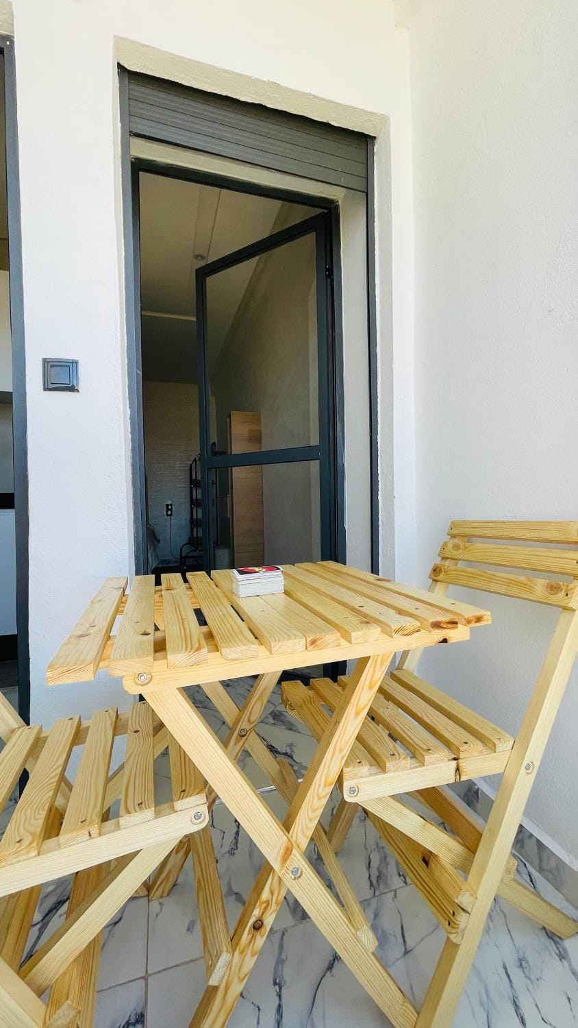 View (from property/room), Balcony/Terrace, Dining area