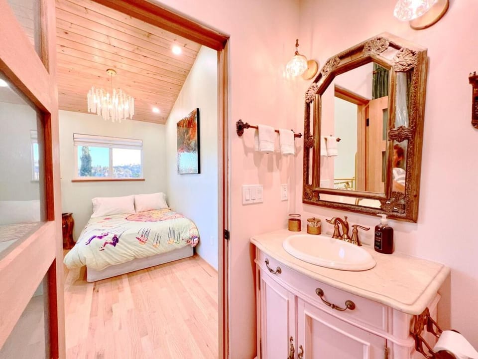 The Perch- Hilltop Bungalow, Eagle Rock-near DTLA House in Eagle Rock