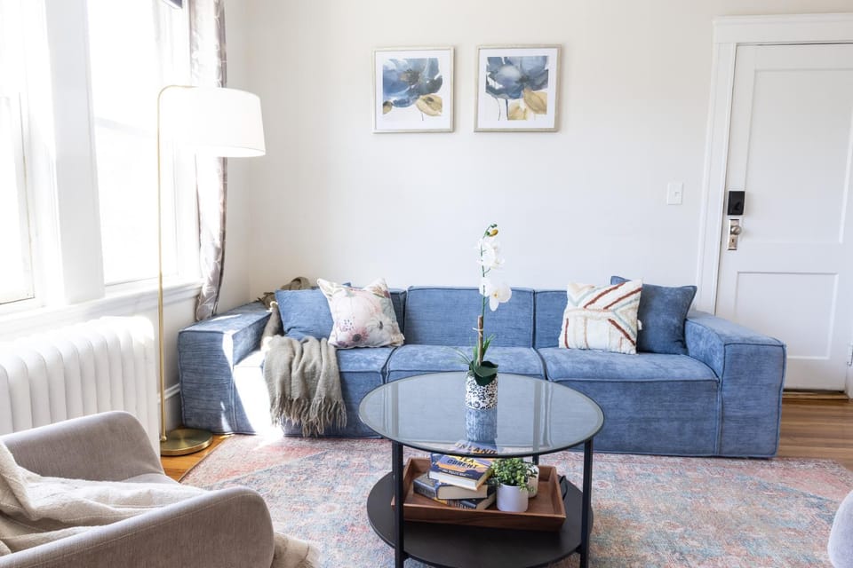 Living room, Seating area