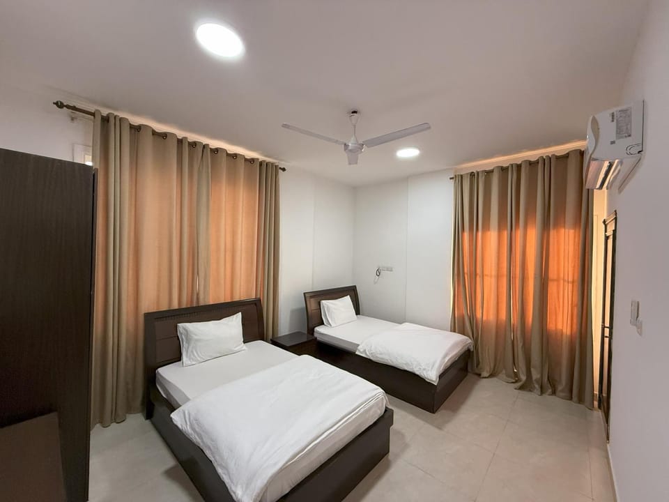 Bed, Photo of the whole room, Bedroom, air conditioner