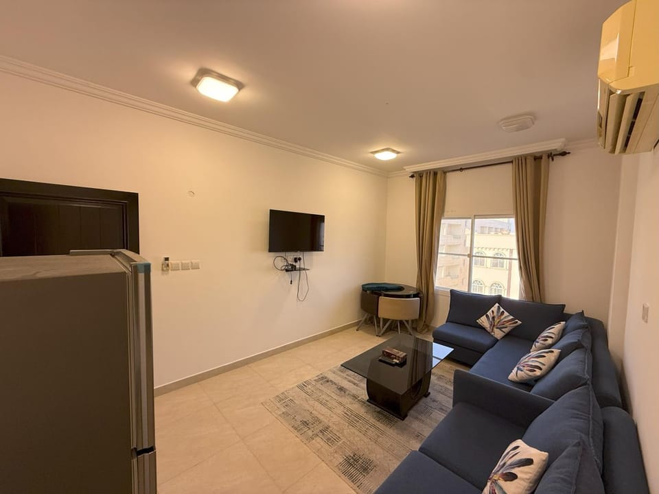 Communal lounge/ TV room, TV and multimedia, Living room, Seating area, Evening entertainment