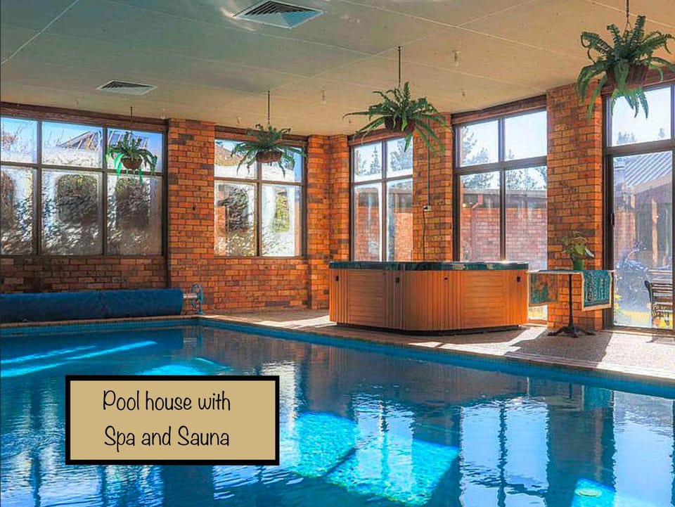 Hot Tub, Swimming pool