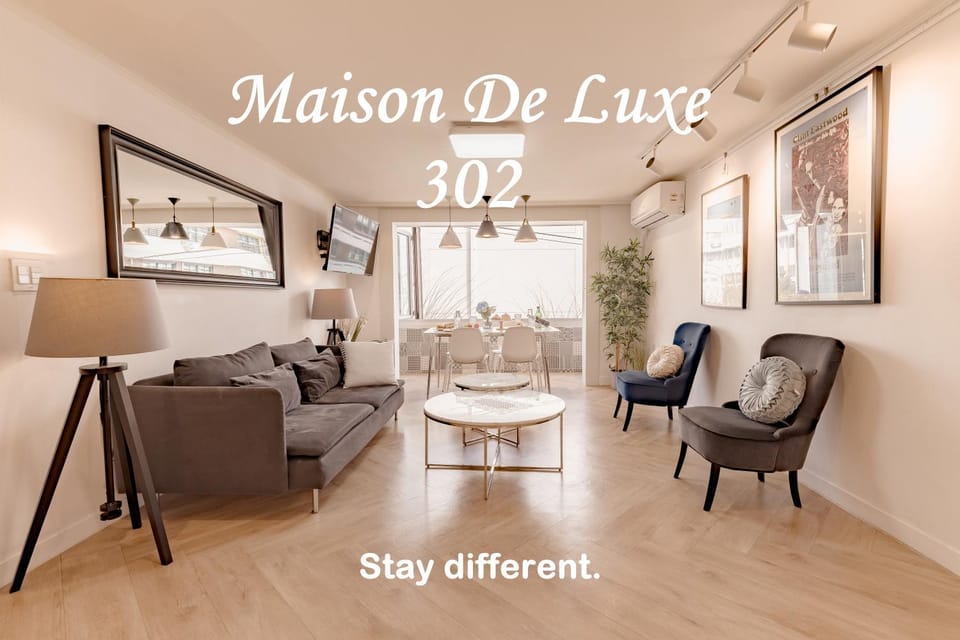 Living room, Seating area, Text overlay