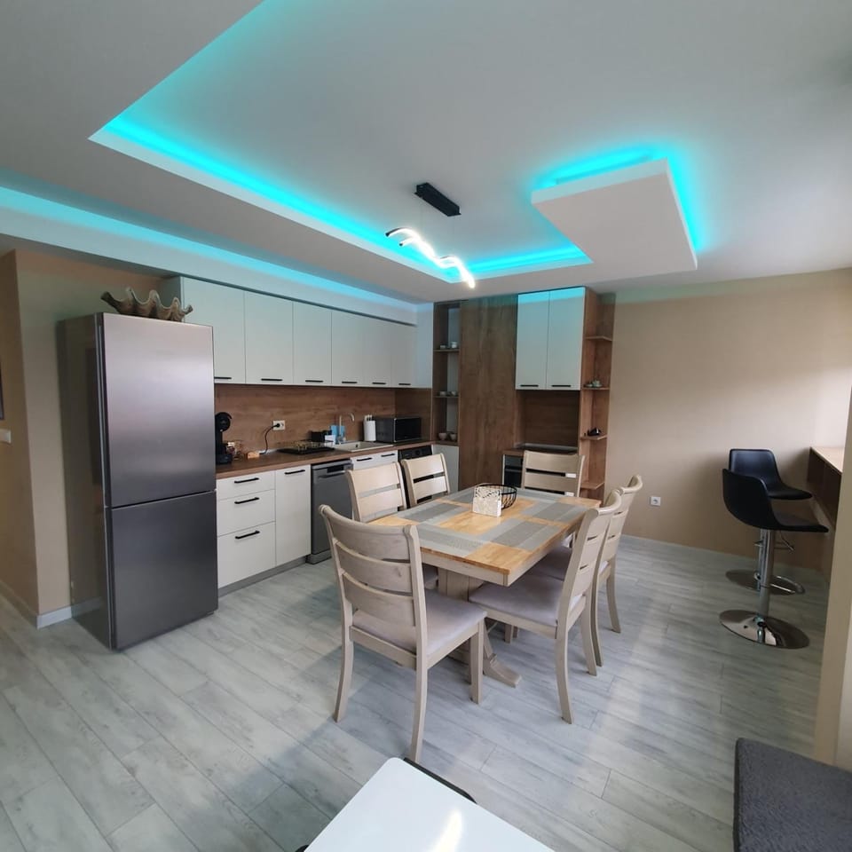 Kitchen or kitchenette, Living room, Dining area, oven, stove