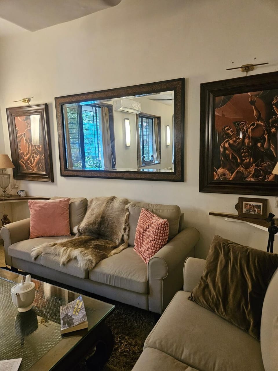 The BeautIFUl BollyWooD HOME 2BHK in Bandra Apartment in Mumbai