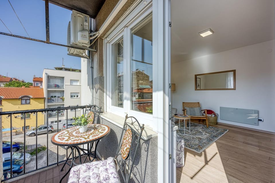 Property building, Day, View (from property/room), Balcony/Terrace, Balcony/Terrace, Living room, Seating area
