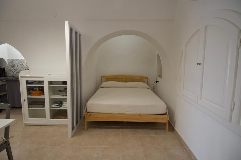 Bedroom, wardrobe