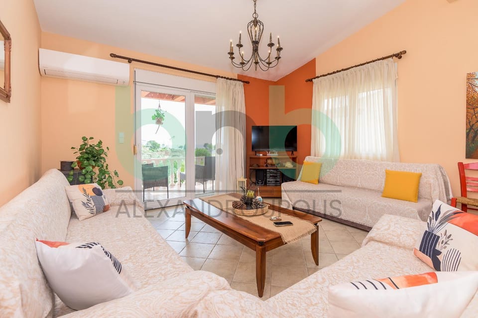 TV and multimedia, Living room, Photo of the whole room, Seating area, internet, air conditioner