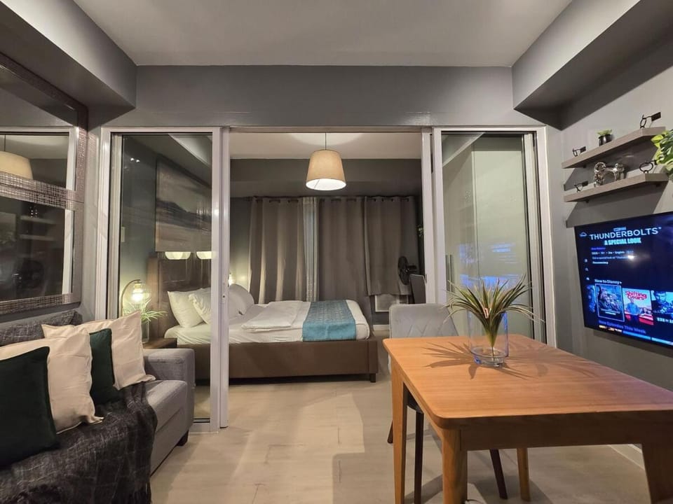 Citispace 1BR Condotel Suite at Azure Urban Resort Near Airport #AZ07A Apartment in Paranaque