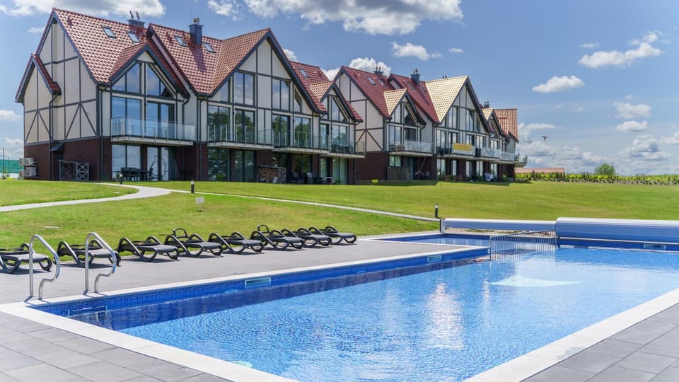 Property building, Pool view, Swimming pool, Sports, sunbed