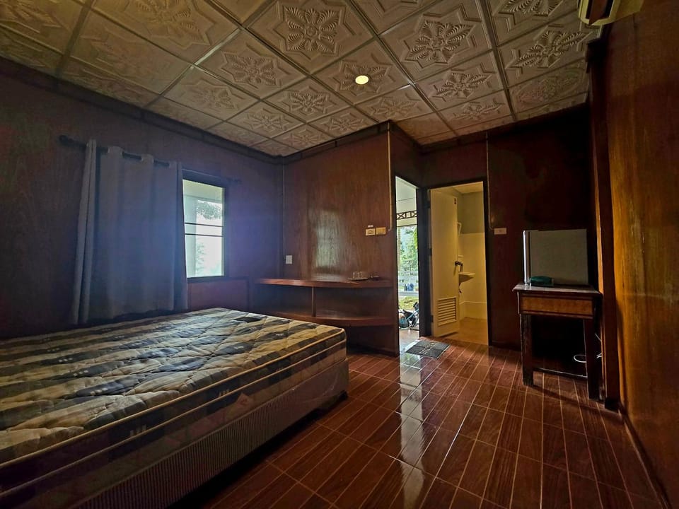 Hillhouse bungalow Nature lodge in Koh Chang Tai
