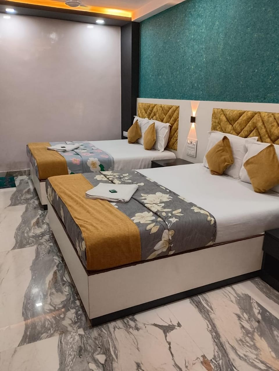 Hotels Galaxy INN Bed and Breakfast in Mumbai