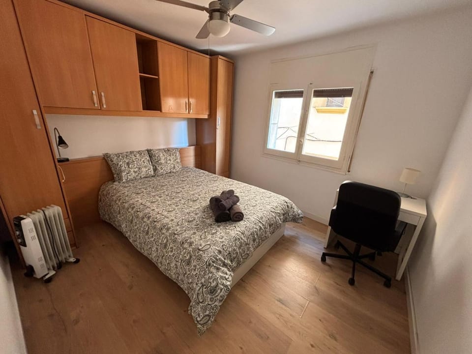 Bed, Photo of the whole room, Bedroom, towels, wardrobe