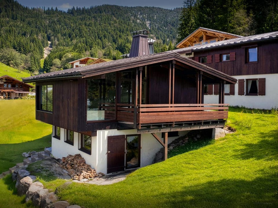 Property building, Natural landscape, Summer, Mountain view