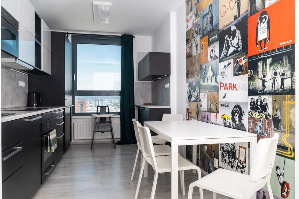 Kitchen or kitchenette, Dining area, oven, stove
