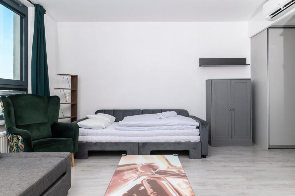 Bed, Photo of the whole room, Bedroom, towels, wardrobe, air conditioner