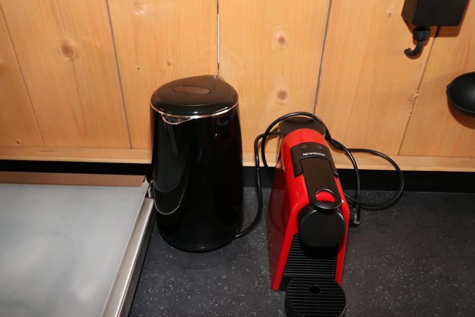 Glamping De Zuidvliet Nr 14 Luxury tent in Wolphaartsdijk