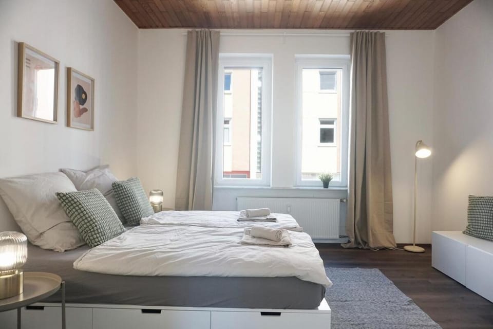 NEU zentrale Wohnung Netflix Balkon 4 Gäste Apartment in Andernach