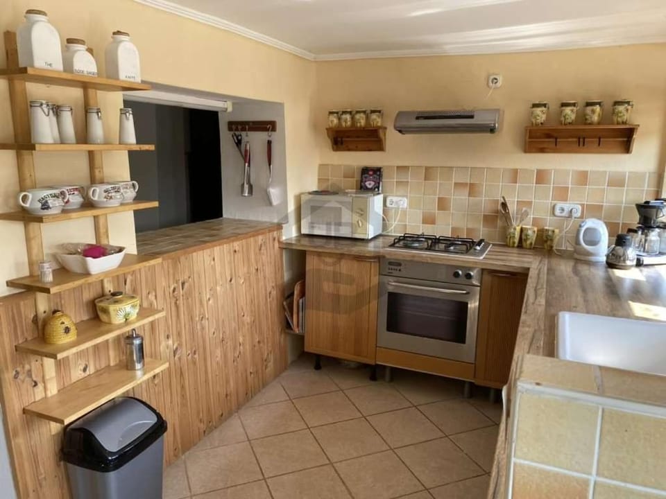 Karina nyaraló medencével House in Hungary